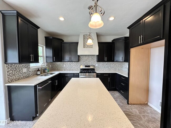 Building Photo - 13108 Round Ridge