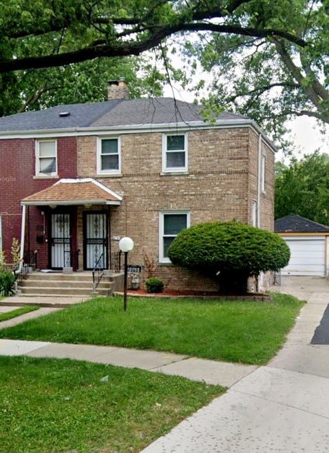 Building Photo - 2060 E 99th St