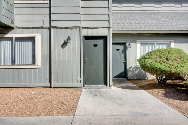 Building Photo - Green Tree Apartments