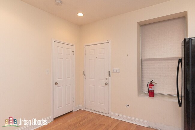 Building Photo - 2537 N Kildare Ave