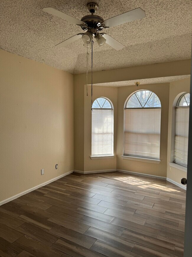 Building Photo - 605 Atlanta Dr