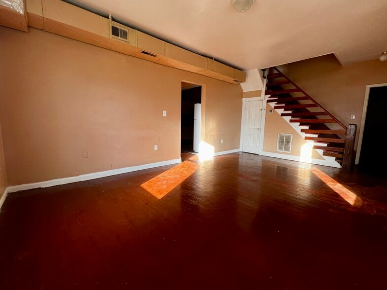 Building Photo - 914 Bullitt Ave SE