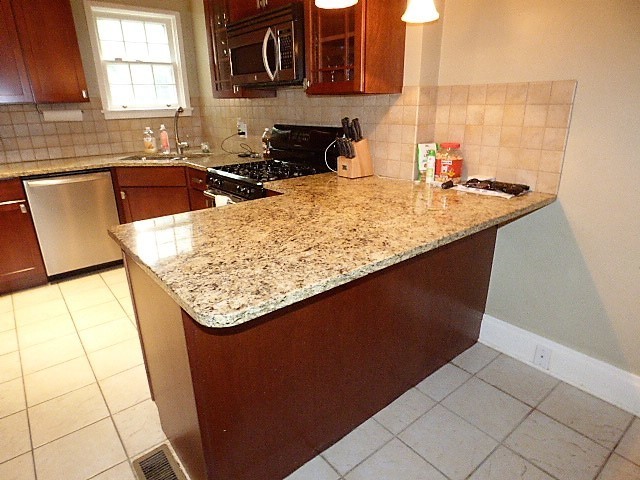 Building Photo - Gorgeous Brick German Village Home!