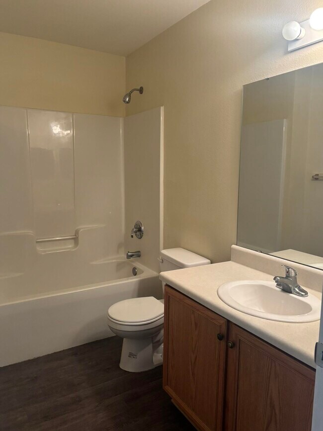 Building Photo - 2738 W Tharpe St