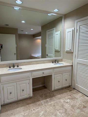Building Photo - 7610 Mullrany Dr
