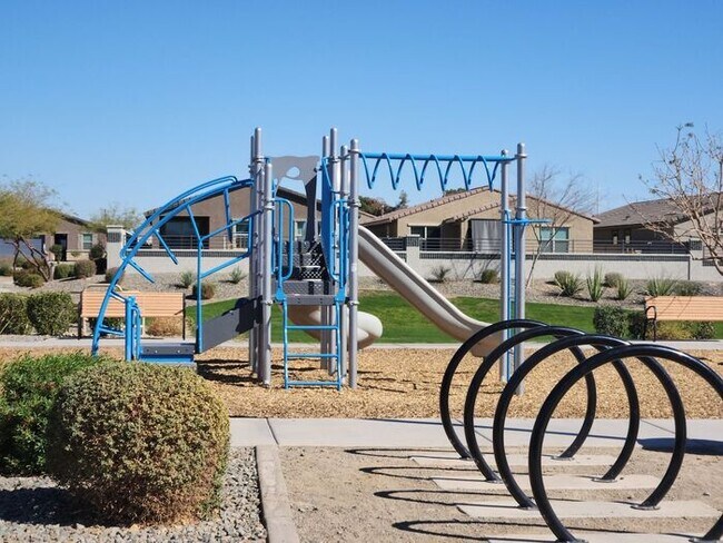 Building Photo - Mountain view single story home.