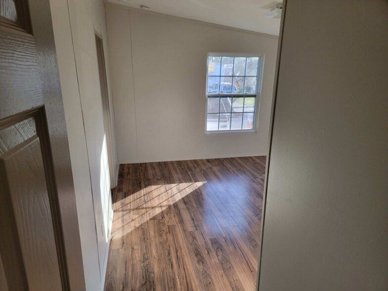 Building Photo - 8424 Bloomwood Dr