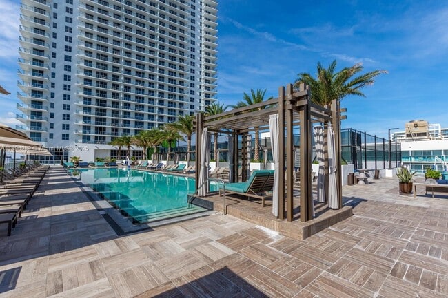 Building Photo - 4010 S Ocean Dr