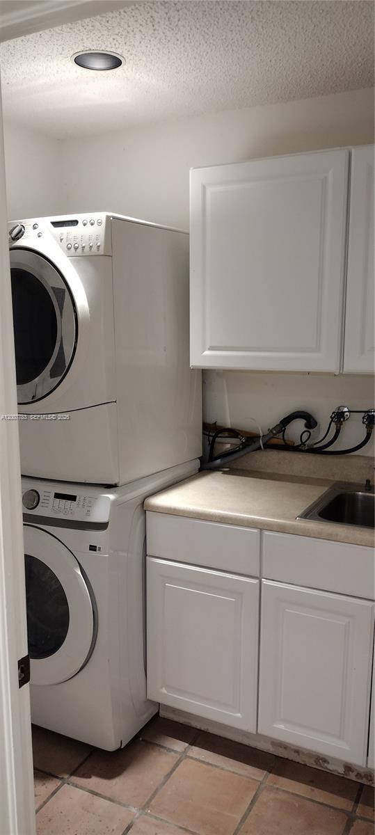 Building Photo - 659 Verona Pl