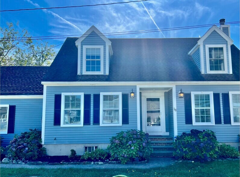 Building Photo - 18 Acadia Ave