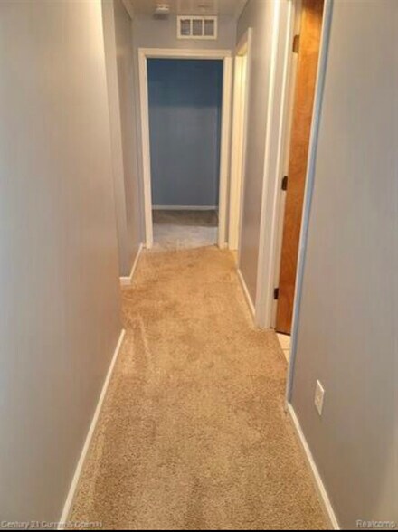 Building Photo - 24026 Wedgewood Cir