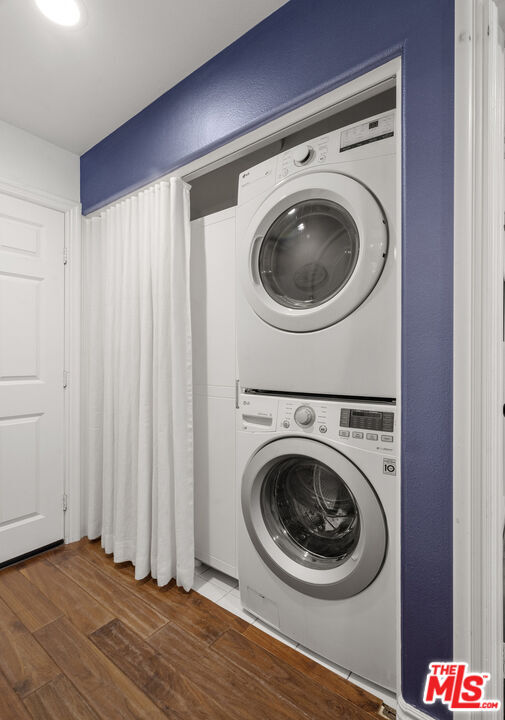 Building Photo - 4544 Tobias Ave