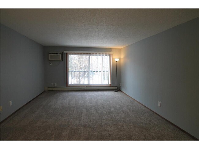 Building Photo - 3155 Coachman Rd