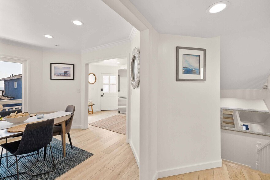 Building Photo - 309 20th Pl