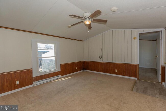 Building Photo - 126 Fabric Dr