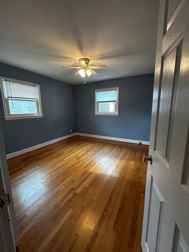 Building Photo - Single family home in Forest