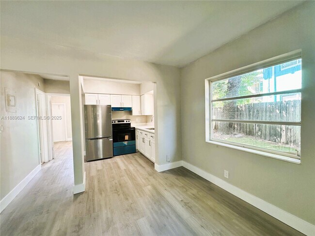 Building Photo - 4317 NE 21st Ave