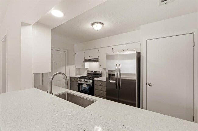 Building Photo - 2507 Biggs Dr