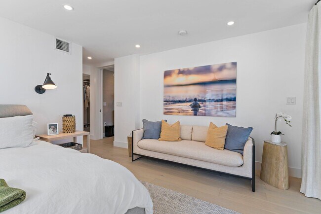 Building Photo - 19800 Sandpointe Bay Dr