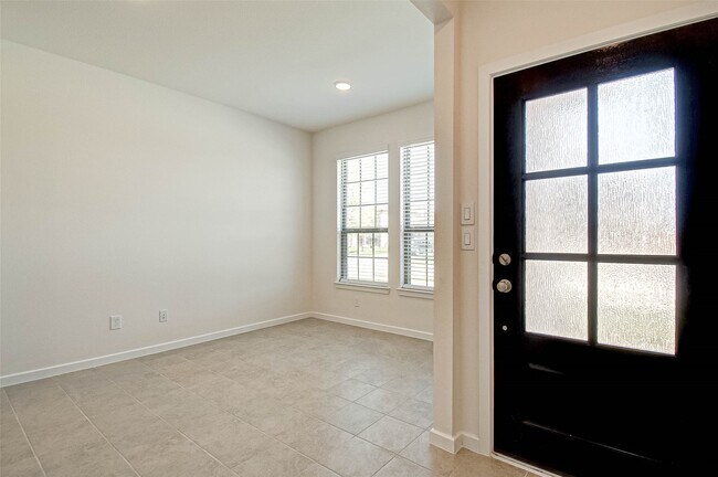 Building Photo - 8110 Colony Chase Ct