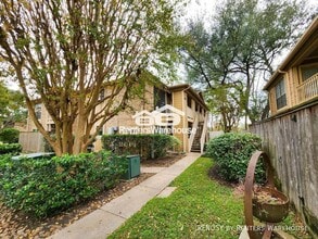 Building Photo - 1311 Antoine Dr