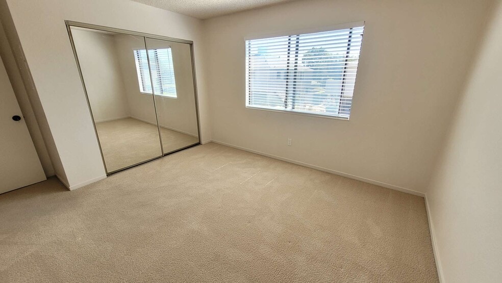 Building Photo - 90 Dockside Cir