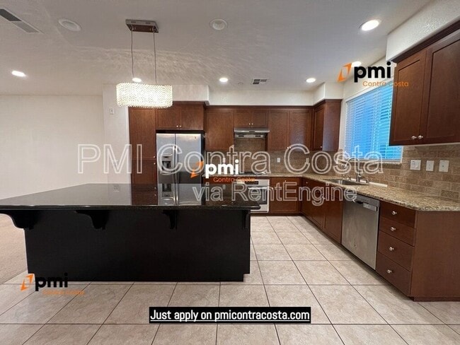 Building Photo - 5217 S Esprit Loop