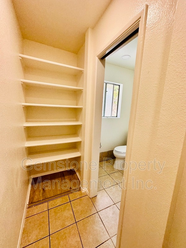 Building Photo - 5233 Countryside Dr