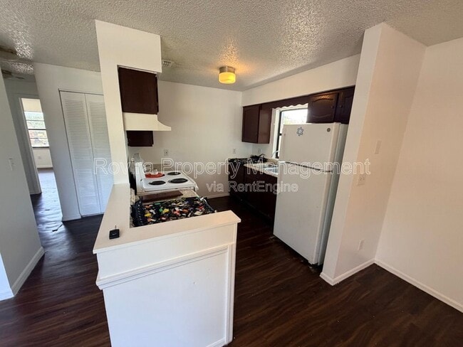 Building Photo - 1809 Bronson Dr