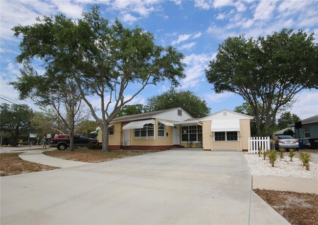 Primary Photo - 1415 Hamlet Ave