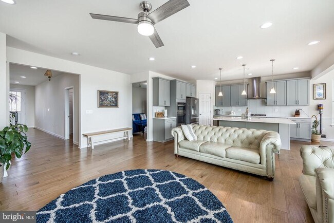 Building Photo - 309 Boxelder Dr