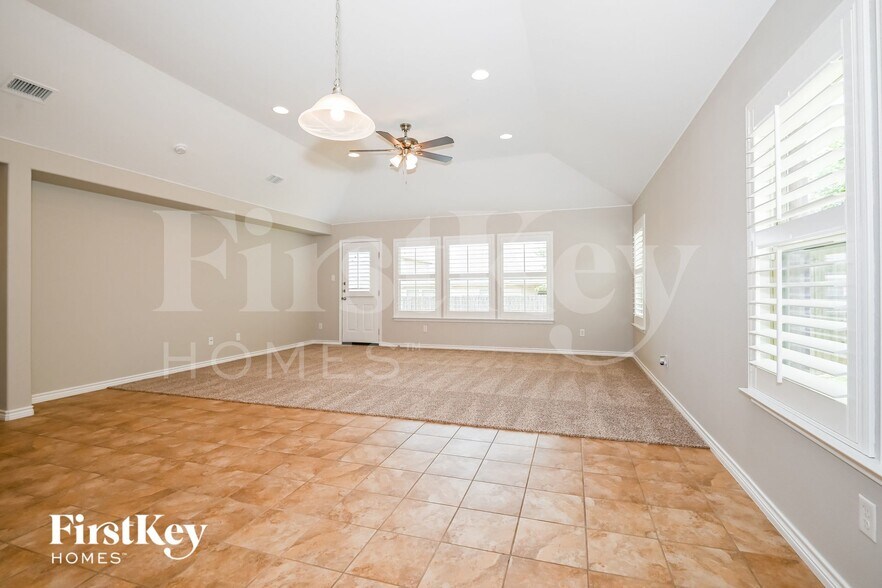 Building Photo - 6049 Horn Cap Dr