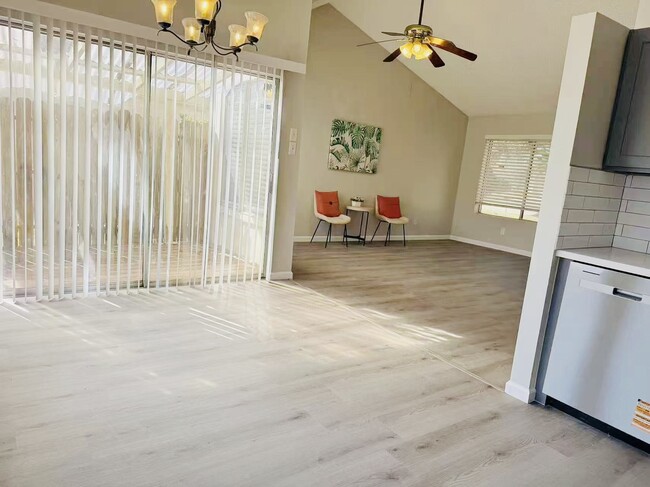 Building Photo - 2403 Chimneystone Cir