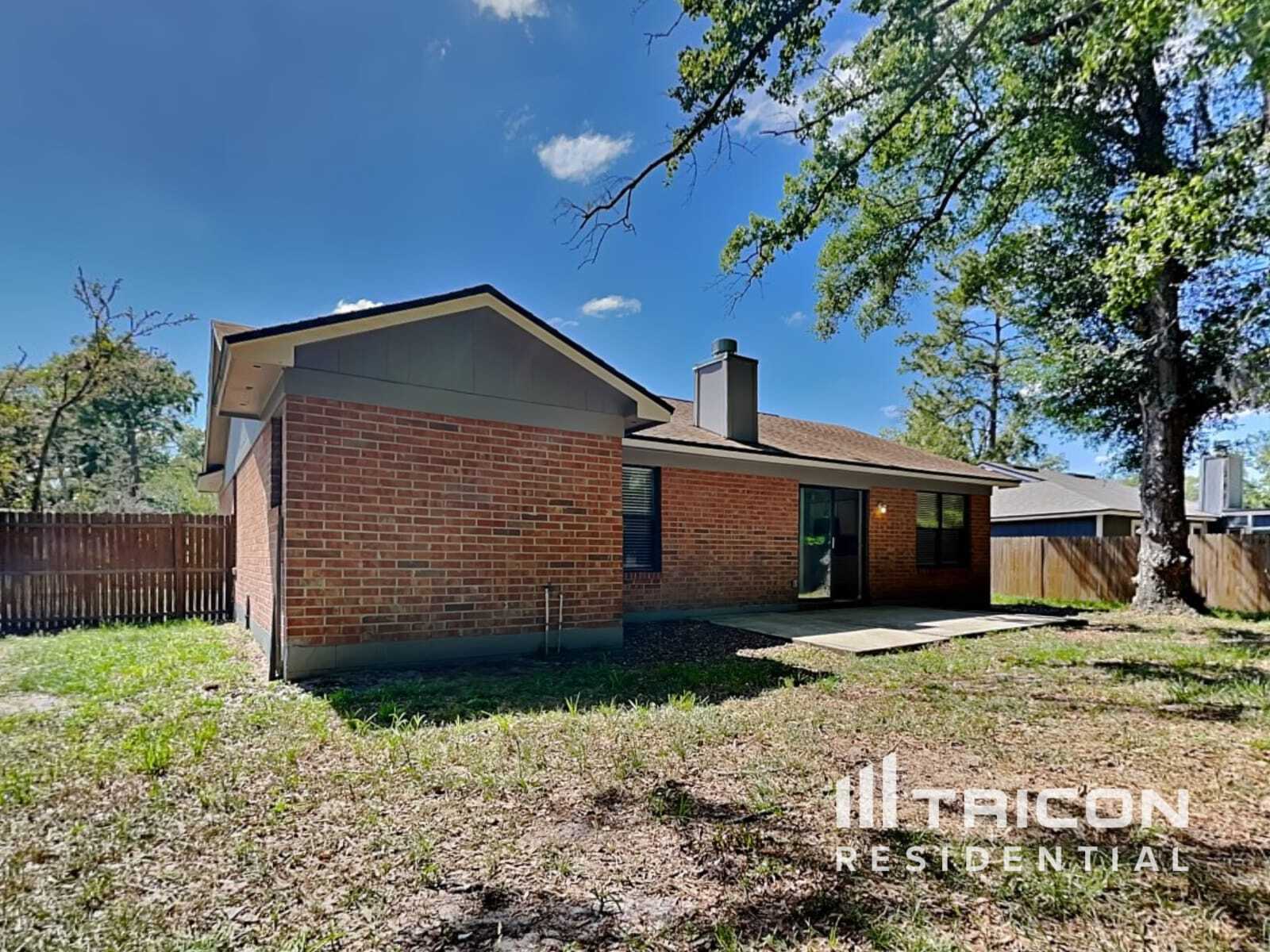 Building Photo - 2425 Justin Rd E
