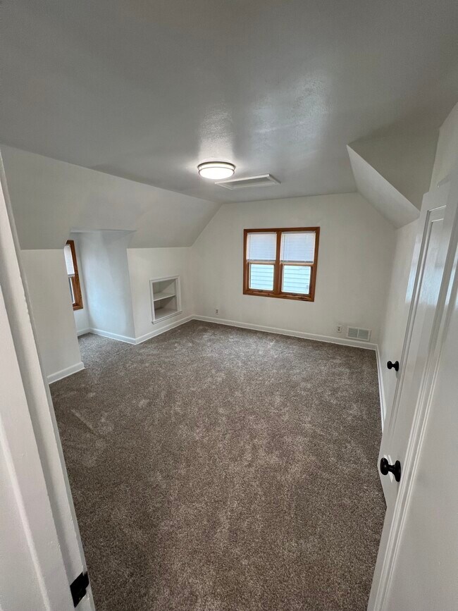 Building Photo - 2302 2nd Ave N