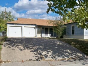 Building Photo - 807 W Dean Ave