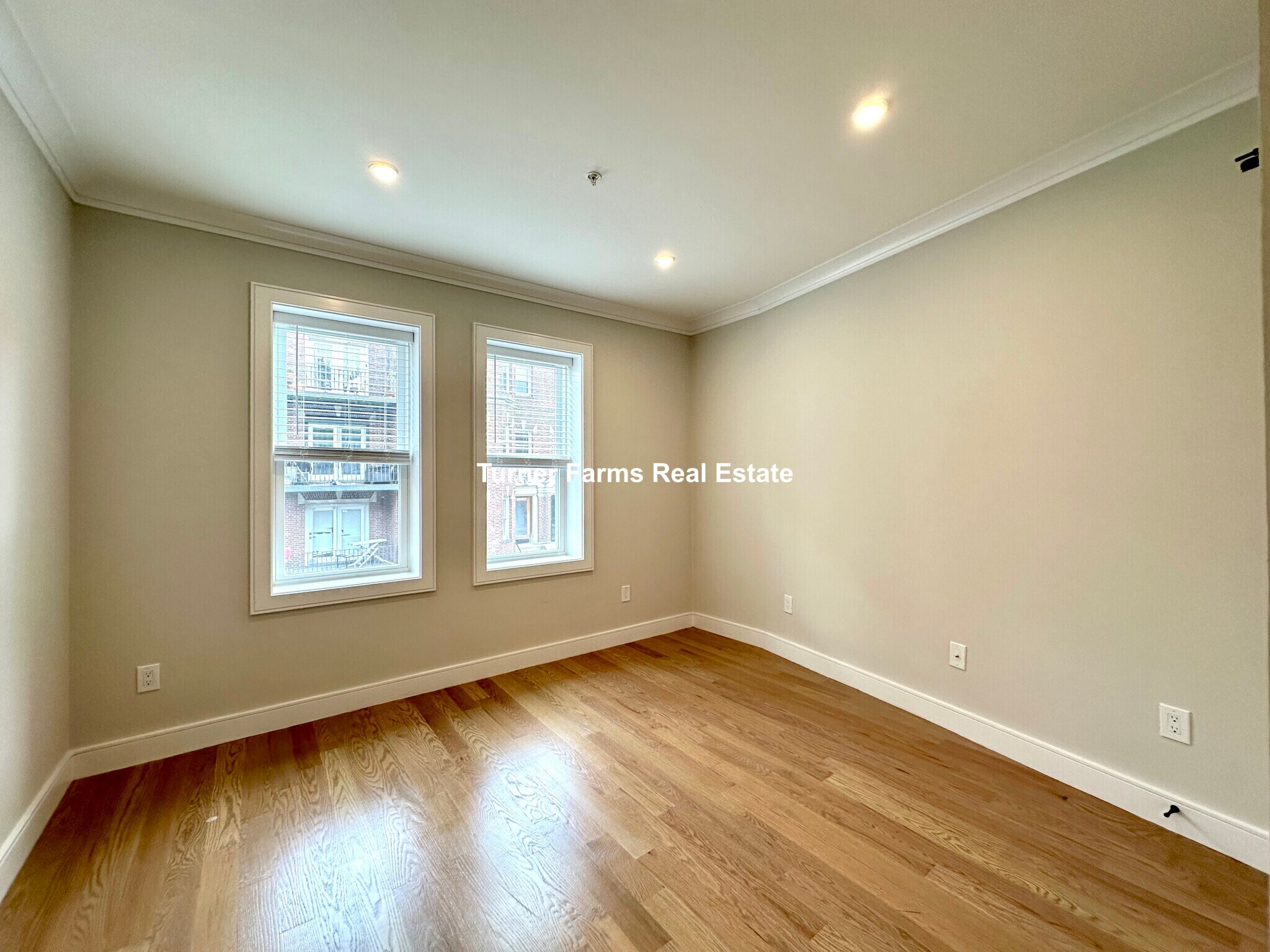 Building Photo - 162 Allston St