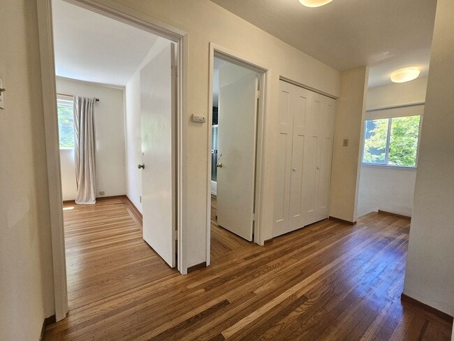 Building Photo - 4-Bedroom Single Family Home in Palo Alto-  lease take over