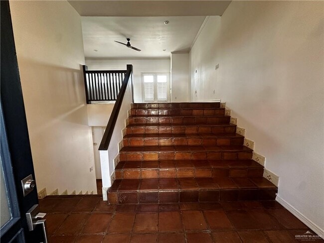 Building Photo - 22 1st Ln Ct