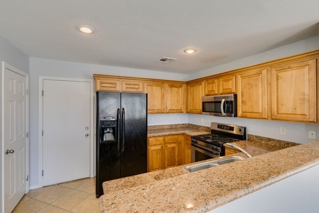 Building Photo - Bright & Spacious Home with Open Layout and Prime Location