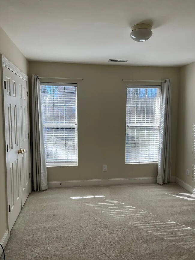 Building Photo - 2915 Atwood Rd