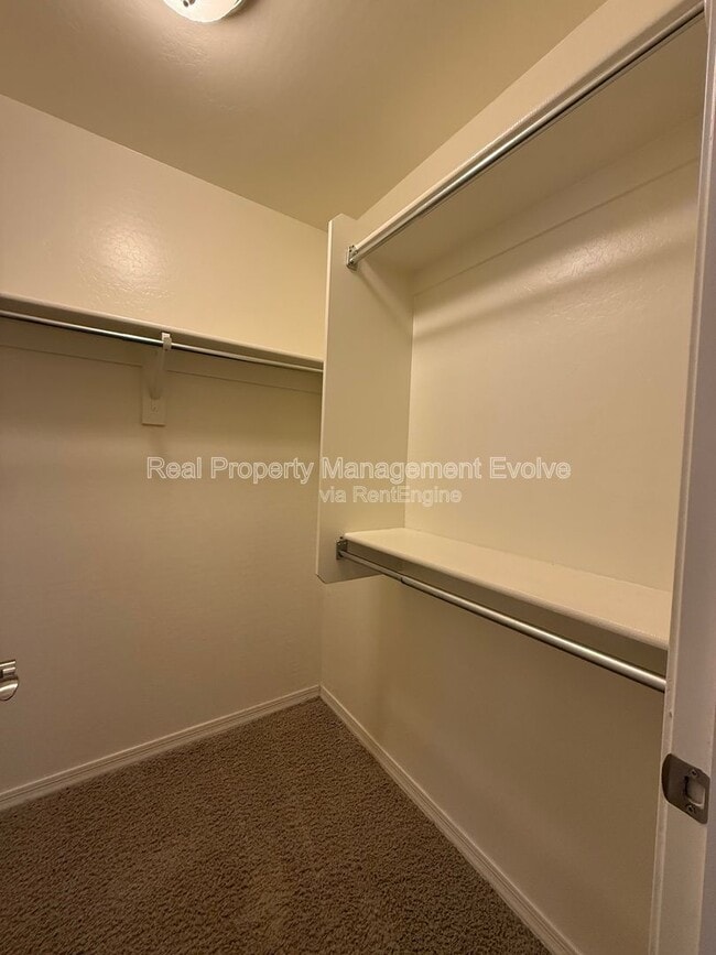 Building Photo - 2270 S Deerfield Ln