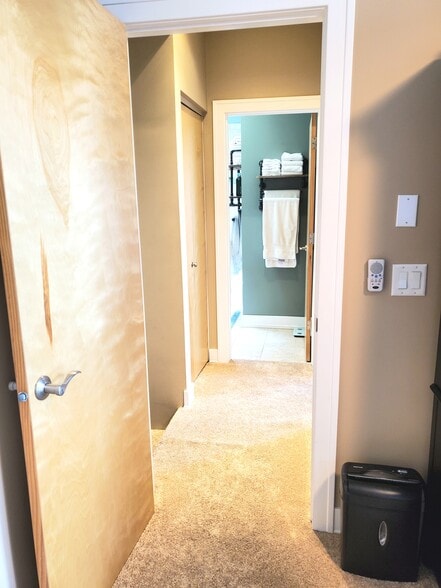 2nd Floor Hallway to Bathroom - 1105 Mayberry Plaza