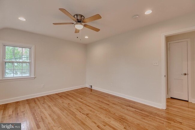 Building Photo - 3714 17th St NE