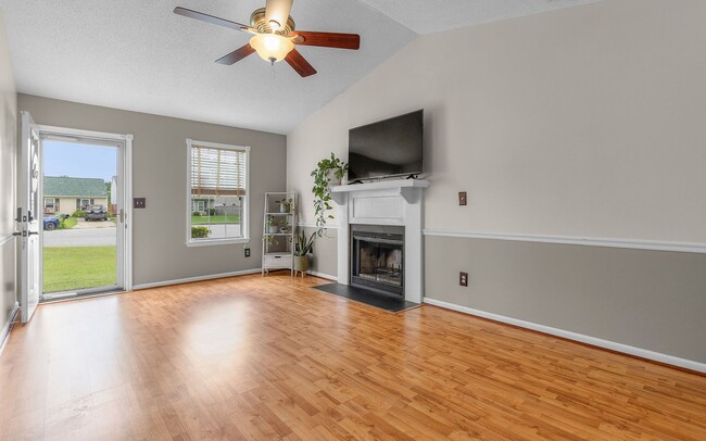 Building Photo - 3 Bedroom Ranch