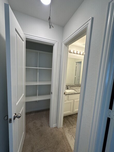 Building Photo - 3702 Allegro Dr