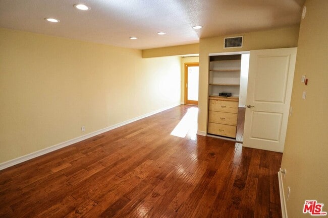 Building Photo - 17097 Palisades Cir