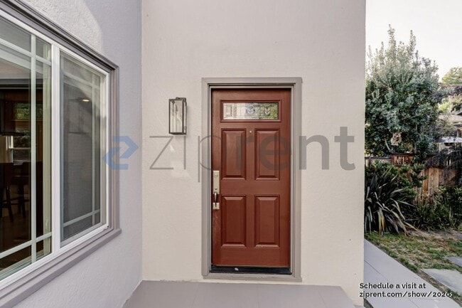Building Photo - 1338 Parker St