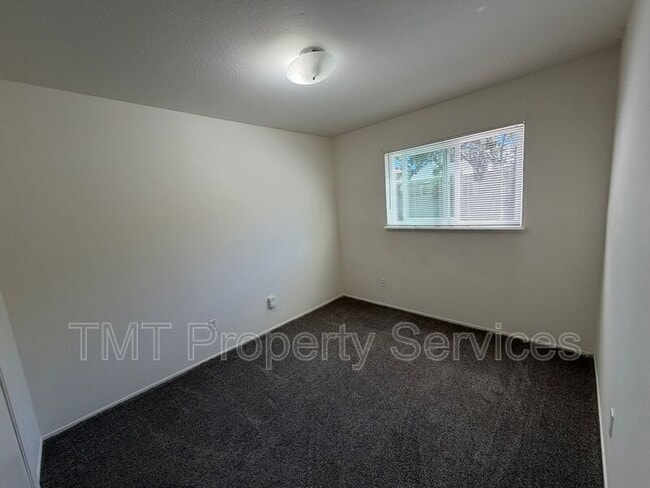 Building Photo - 2431 33rd St