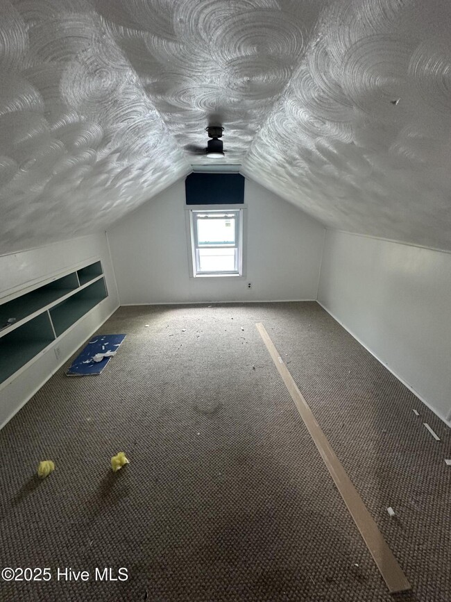 Building Photo - 512 Watson Ave
